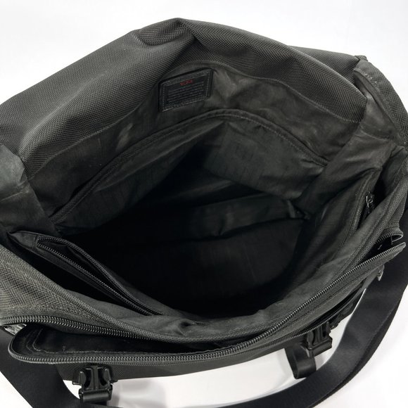 TUMI Alpha Expandable Travel Messenger Bag Black Crossbody Laptop Briefcase - Picture 11 of 16